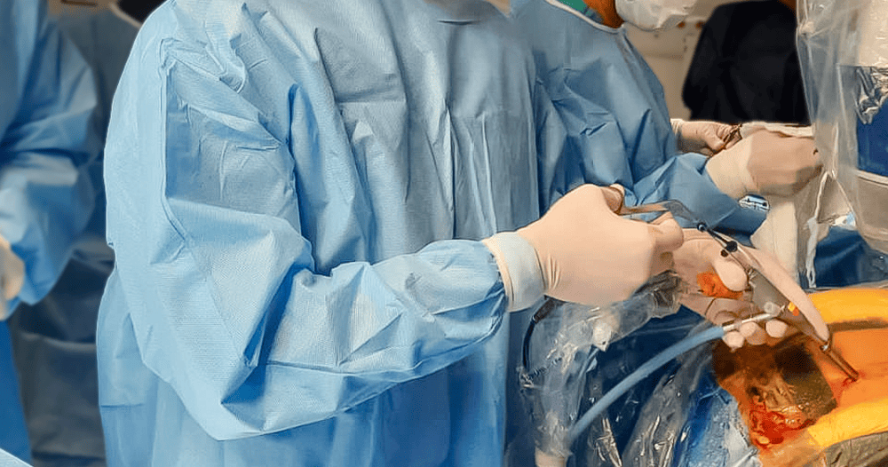 Cirurgia minimamente invasiva na coluna